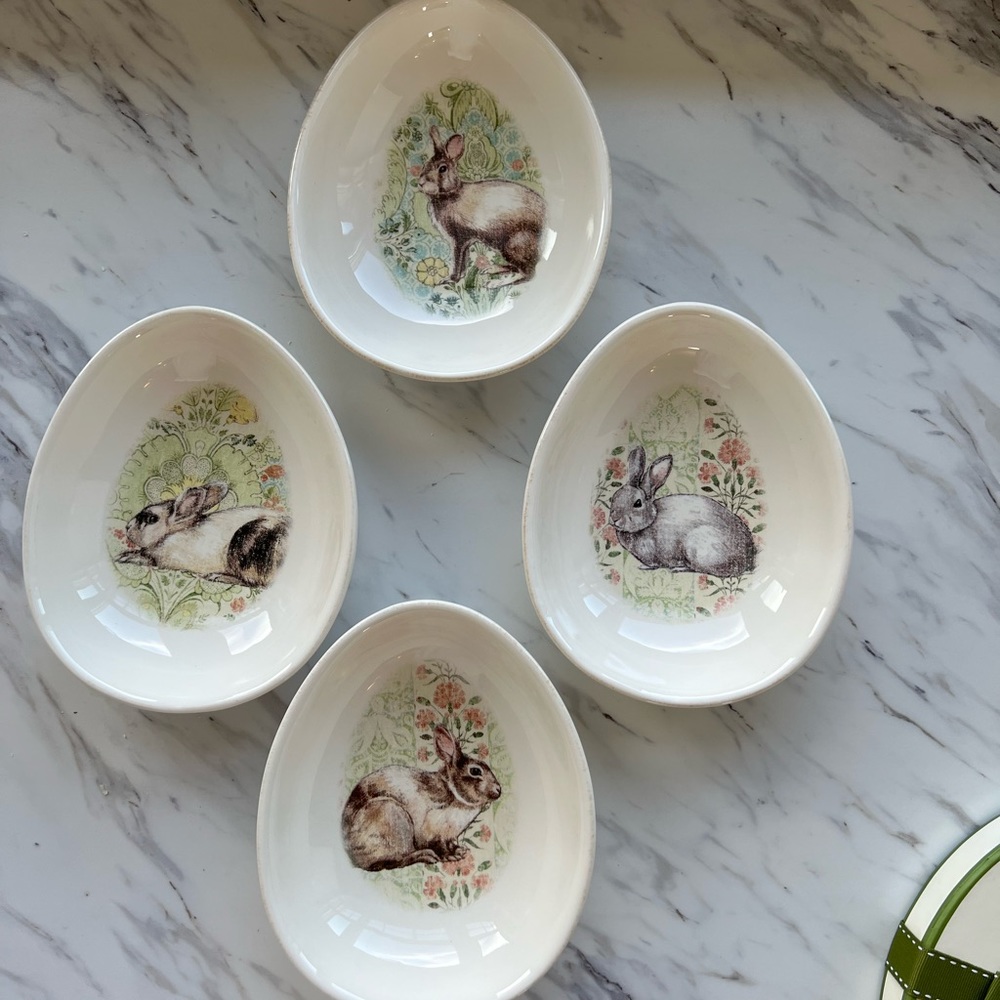 Pottery Barn - Egg Bowls - Set of 4